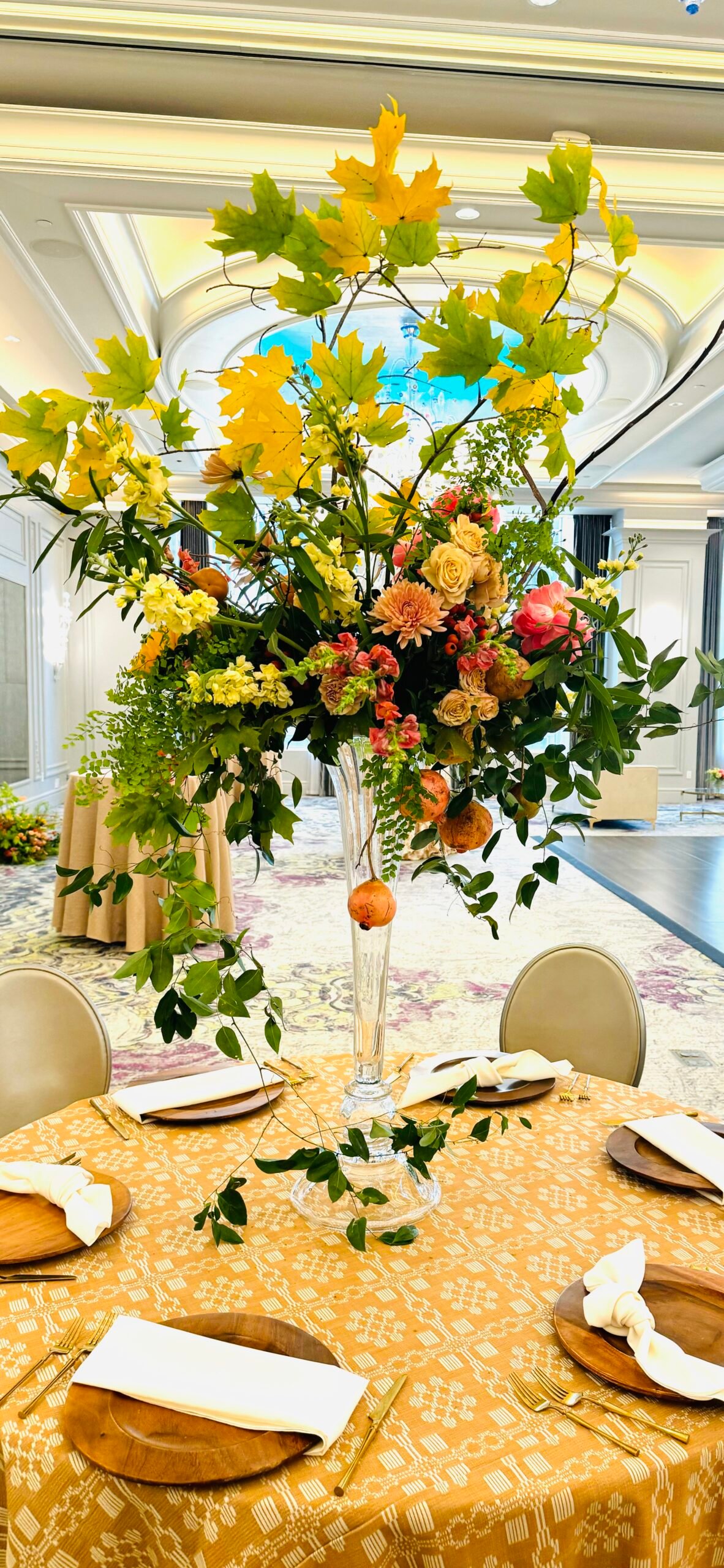 Carolyn Shepard Weddings and Events_fall-elegant-vase-wedding