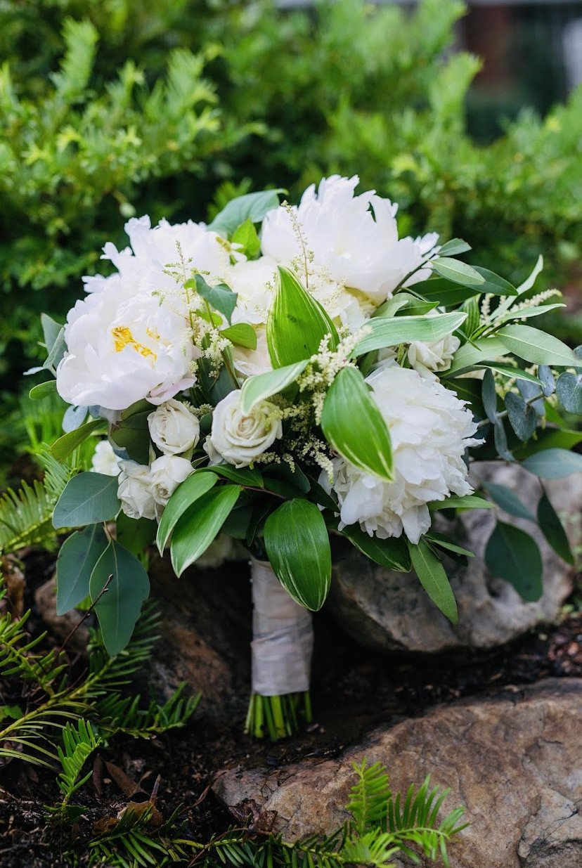 Carolyn Shepard Weddings and Events_white-elegant-bouquet